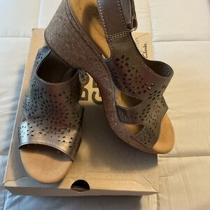 Clarks Women's Bronze Wedge Sandals